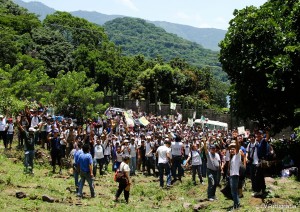 Reforestación Programa Dos días con la Tierra (Lago Coatepeque, El Salvador)