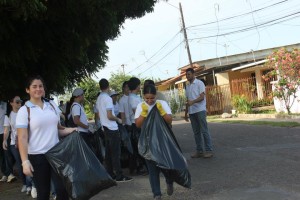 Limpieza de calles en Chitré - Voluntariado en Panamá - 2