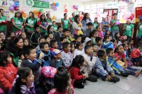 Volunteerism in Peru. Bringing the holiday spirit to the most needy