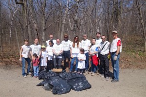 Voluntarios de Nueva Acrópolis participaron en la gran limpieza del Mont-Royal (Montreal, Canada)