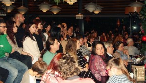 Día Mundial de la Filosofía. “La Filosofía vuelve”, simposio público celebrado en la librería “Público”, en el centro de Atenas (Grecia)