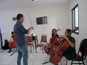 Los primeros acordes del proyecto “Música para el bien” (Brasilia, Brasil)