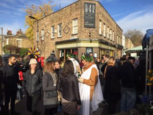 Celebrando el Día Internacional de la Filosofía en las calles (Londres, Reino Unido)