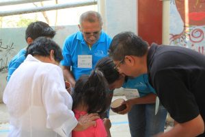 En el Día del niño, encuentro con varios centenares (Estado de Oaxaca, México)
