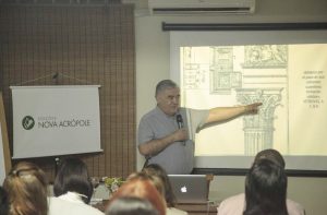 Curso y presentación del libro sobre arte y arquitectura en la antigua Grecia (São Paulo-SP, Brasil)