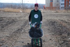 Volunteering clean-up at the botanical garden (Russia)