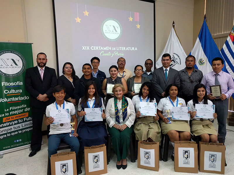 nueva-acropolis-entrega-becas-universitarias-en-certamen-de-literatura-santa-ana-el-salvador