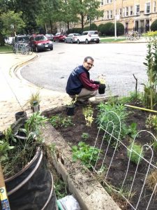 Preparación de un jardín comunitario (Chicago, EE. UU.)