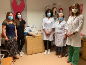 Donación de cojines en forma de corazón para las mujeres con cáncer de mama (Famalicão y Guimarães, Portugal)