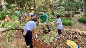 Celebrando el Día Internacional de los Voluntarios en Shantivan Garden (Mumbai, India)