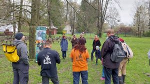 Caminata de sensibilización por el bosque en el Día de la Tierra (Székesfehérvár, Hungría)
