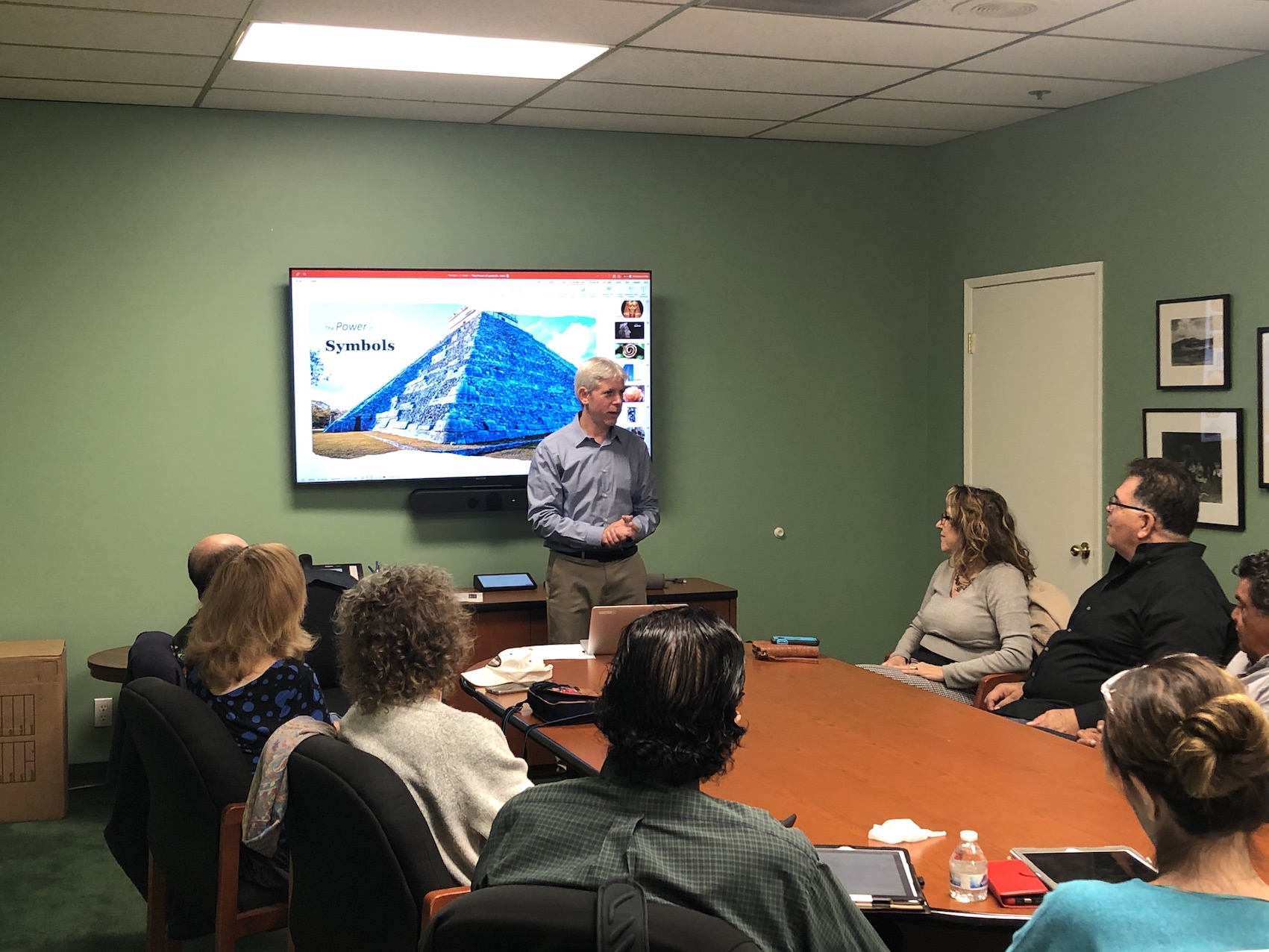 Descubriendo el poder de los símbolos (Los Ángeles, EE. UU.) - Noticias de  Nueva Acrópolis, image size:1701x1276