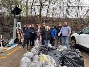 Mother Earth Day Clean Up (Chicago, USA)