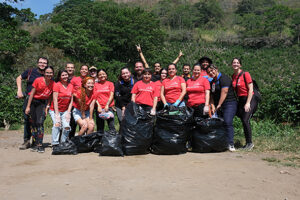 Limpieza ecológica para el Día Internacional de la Madre Tierra (Cartago, Costa Rica)