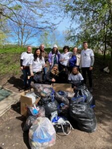 We gathered to collect rubbish in a park in Copenhagen to take part in the International Mother Earth Day. By joined effort we collected 61 kg rubbish.