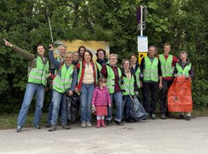 Together for nature – New Acropolis cleans up the Bisamberg (Vienna, Austria)