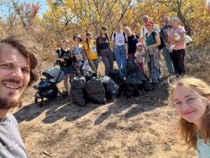Limpieza ecológica en la isla Podzhabny (Samara, Rusia)